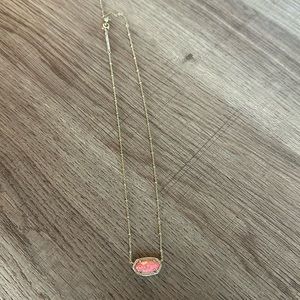 Kendra Scott- Elisa Satellite Gold Short Pendant Necklace In Coral Kyocera Opal